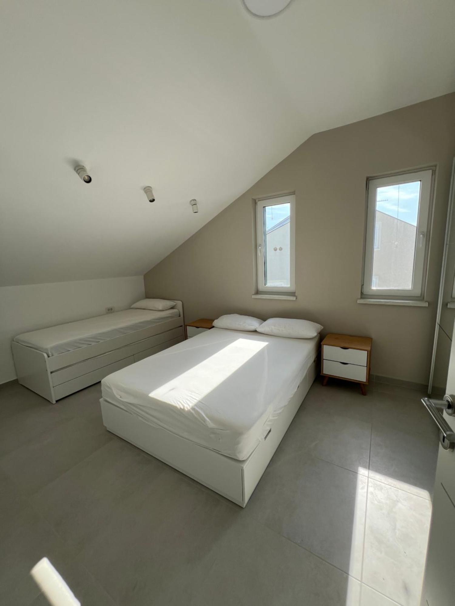 Penthouse Sky Deluxe Apartment Novalja Exterior photo
